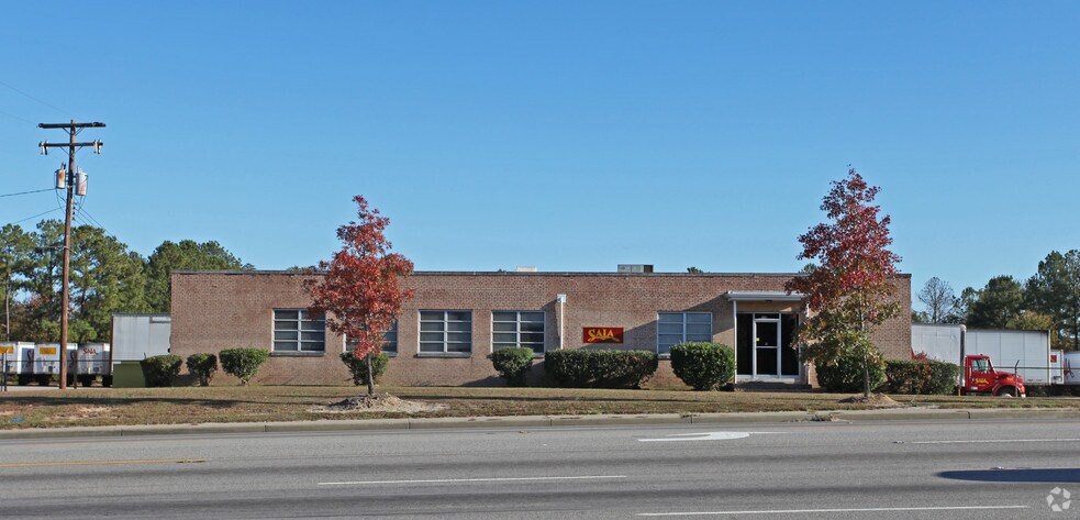 More Photos Of 2301 Airport Blvd, Cayce Truck Terminal For Lease