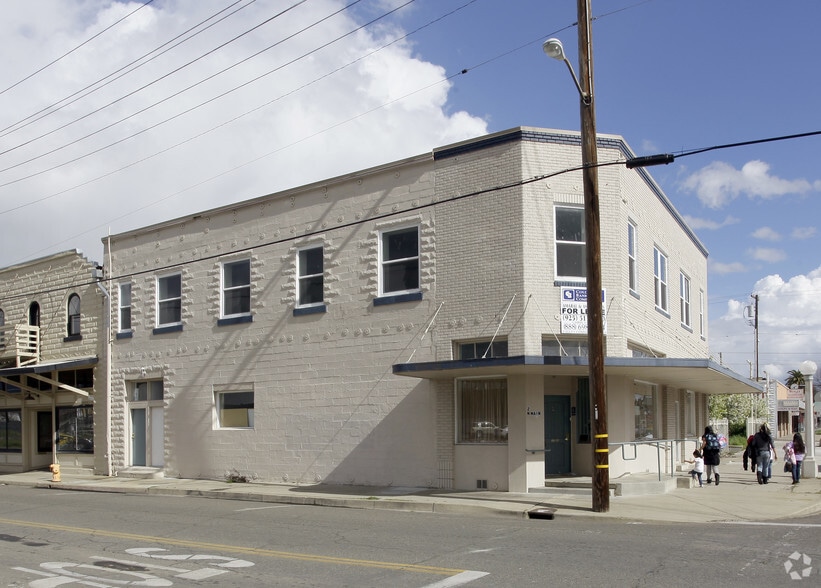 Primary Photo Of 2 N Main St, Lodi Storefront Retail Office For Sale