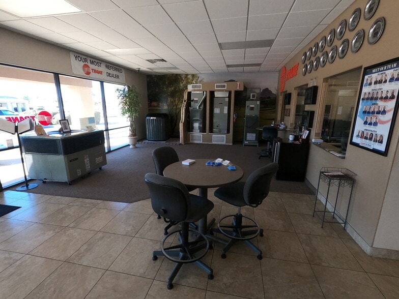 More Photos Of 13632 W Camino Del Sol, Sun City Freestanding For Sale