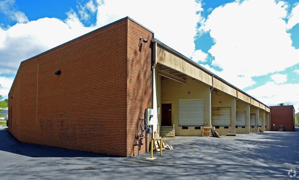 More Photos Of 535-549 Southlake Blvd, Richmond Light Distribution For Sale