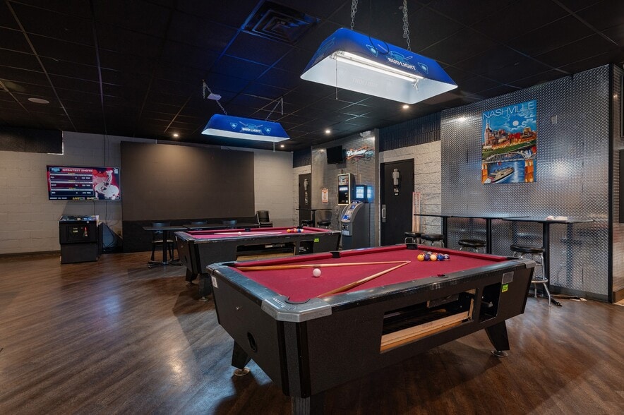 More Photos Of 3248 Blackwood Dr, Nashville Bar For Sale