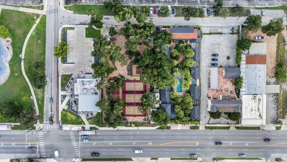 More Photos Of 3015 Broadway St, San Antonio Land For Sale