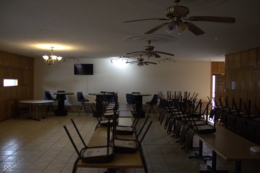 More Photos Of 1914 I Ave, New Castle Restaurant For Lease