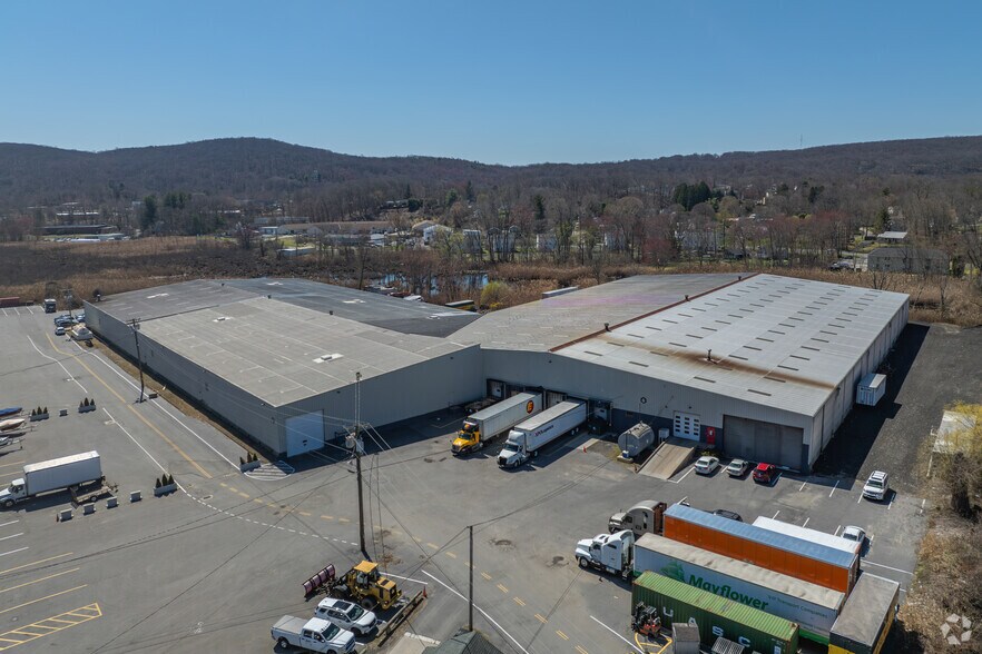 Primary Photo Of 32 Henry St, Bethel Warehouse For Lease