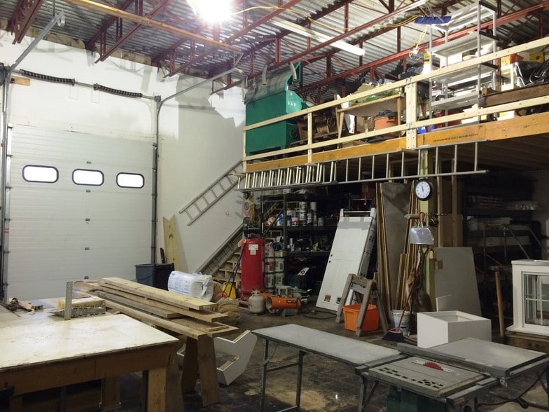 More Photos Of 295 Centre Ave, Rockland Freestanding For Sale