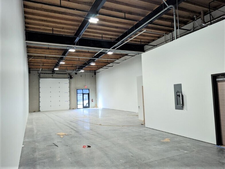 More Photos Of 6923 NW Friberg Strunk St, Camas Unknown For Lease