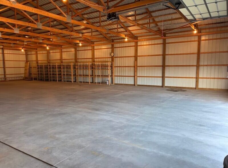 More Photos Of 1305 1st st, Ogallala Flex For Lease