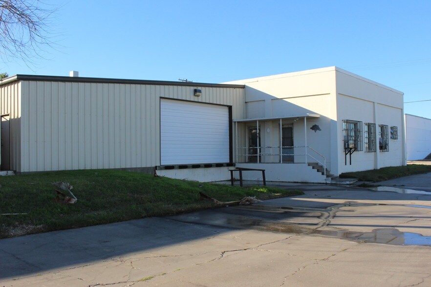 More Photos Of 301 W 44th St, Corpus Christi Manufacturing For Sale