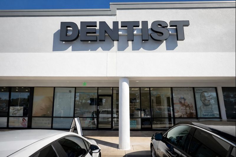 More Photos Of 10005-10075 W Hillsborough Ave, Tampa Storefront For Lease