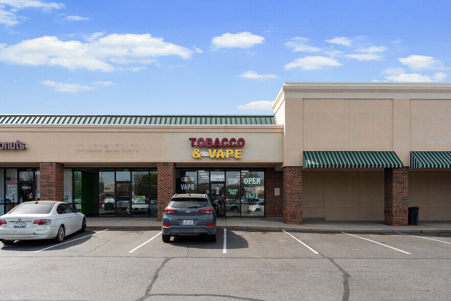 More Photos Of 1837 E Broad St, Statesville Unknown For Lease