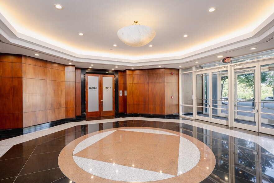 More Photos Of 1000 Ridgeway Loop, Memphis Office For Lease