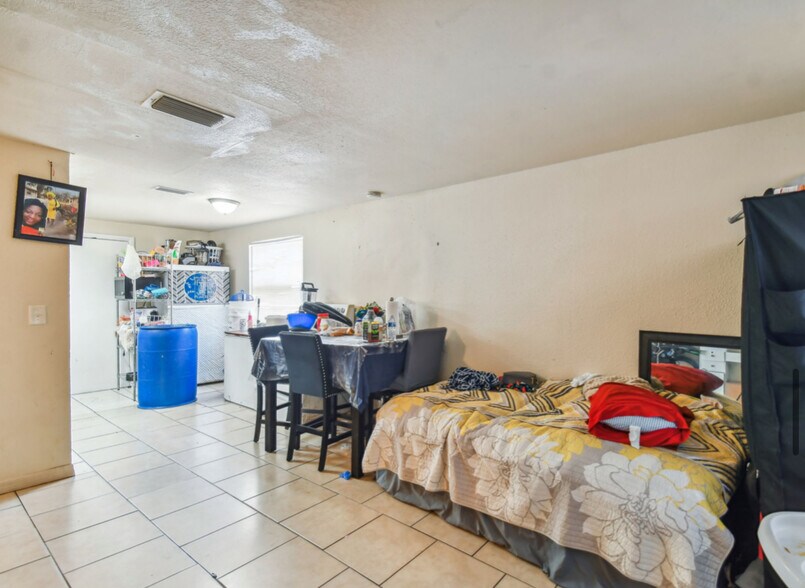 More Photos Of 4507-4517 E Giddens Ave, Tampa Multifamily For Sale