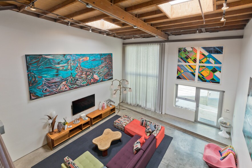 More Photos Of 2100 Abbot Kinney Blvd, Venice Office For Lease