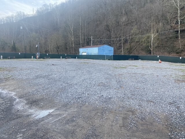 More Photos Of Rtes 10 @ Rtes. 10 & 80, Man Unknown For Lease