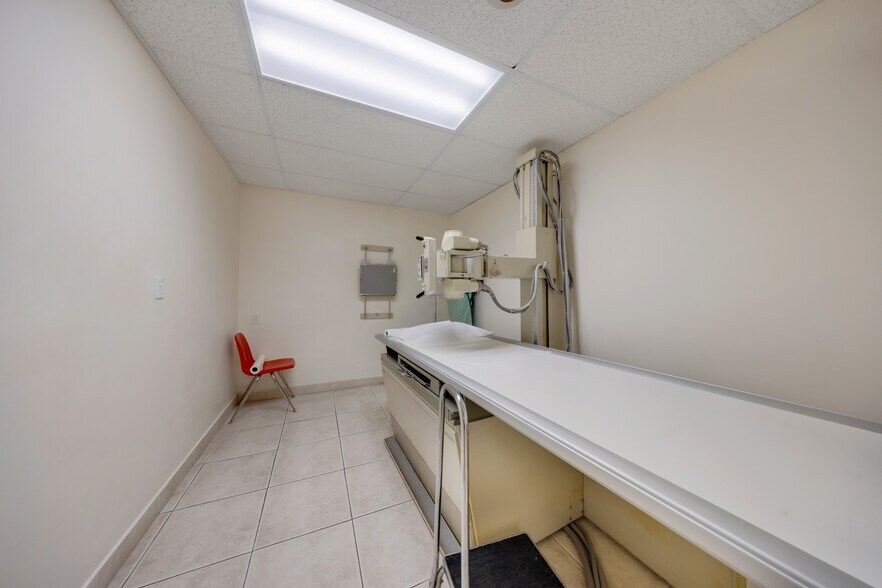 More Photos Of 9765 SW 184th St, Miami Office For Sale