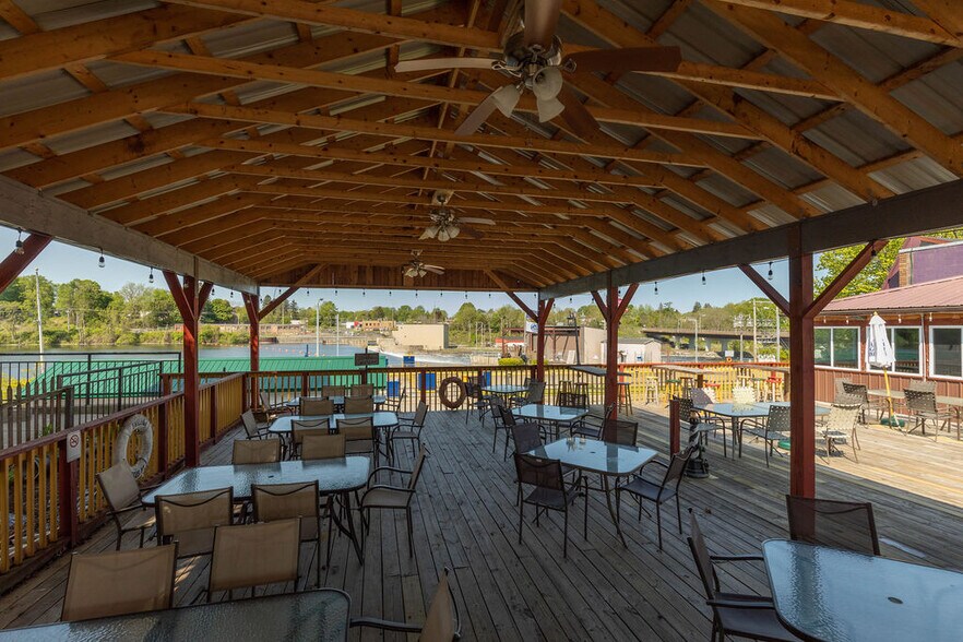 More Photos Of 24 S First St, Fulton Restaurant For Sale