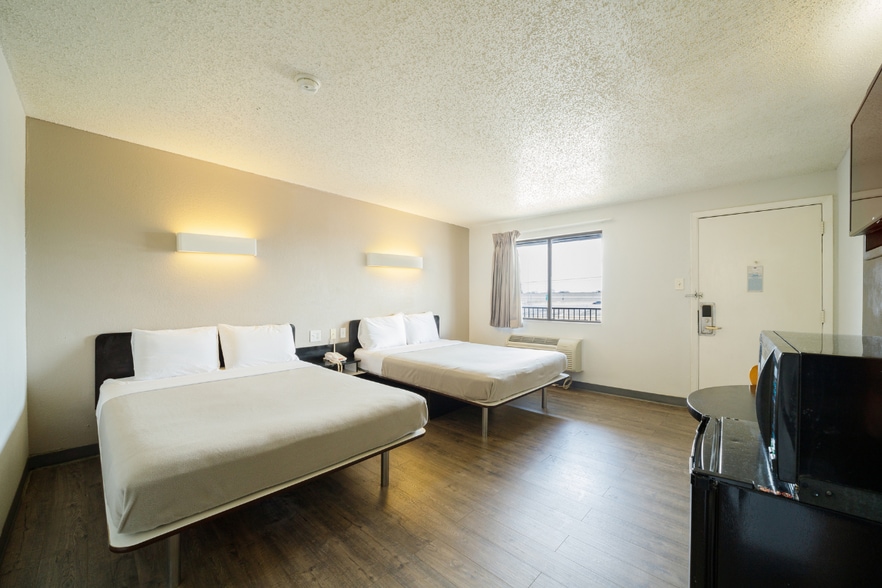 More Photos Of 5522 N Pan Am Expy, San Antonio Hotel For Sale