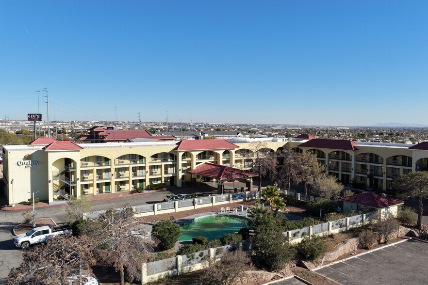 More Photos Of 900 N Yarbrough Dr, El Paso Hotel For Sale