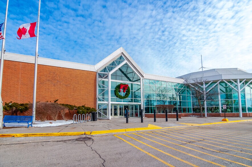 Primary Photo Of 4350 24th Ave, Fort Gratiot Freestanding For Lease