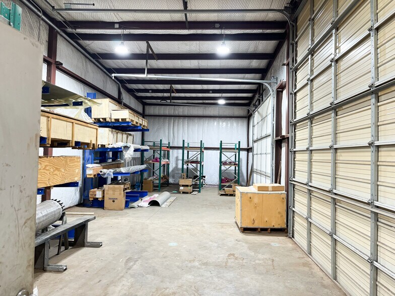 More Photos Of 3509 Globe Ave, Lubbock Warehouse For Lease