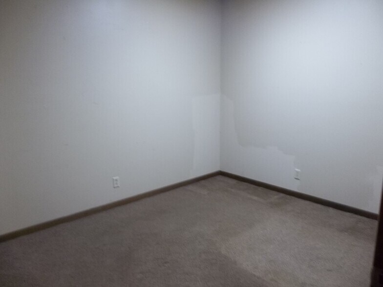 More Photos Of 1250 Tank Street, Neodesha Industrial For Sale