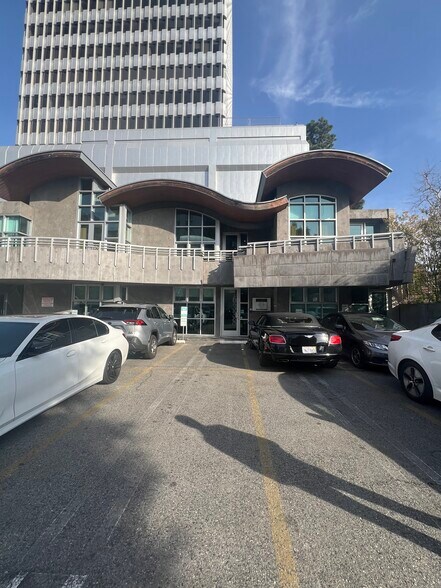 More Photos Of 6334-6340 Wilshire Blvd, Los Angeles Loft Creative Space For Lease