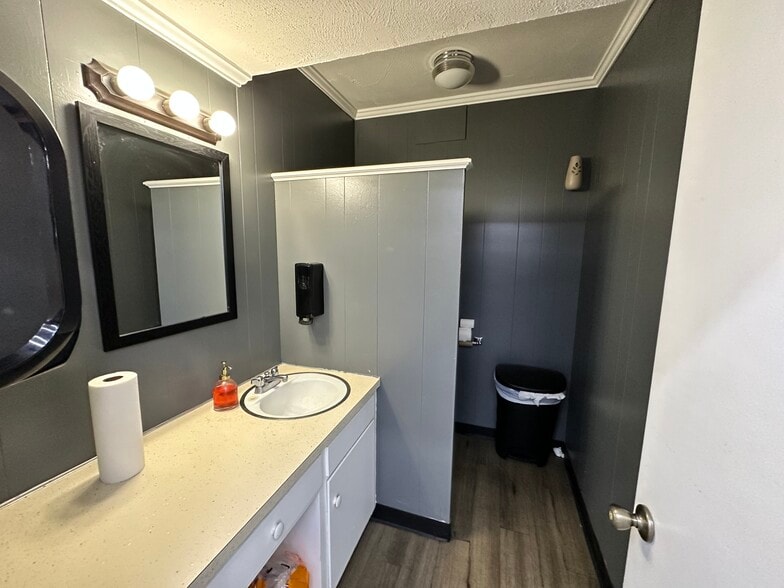 More Photos Of 7 Todd Dr NE, Concord Medical For Lease