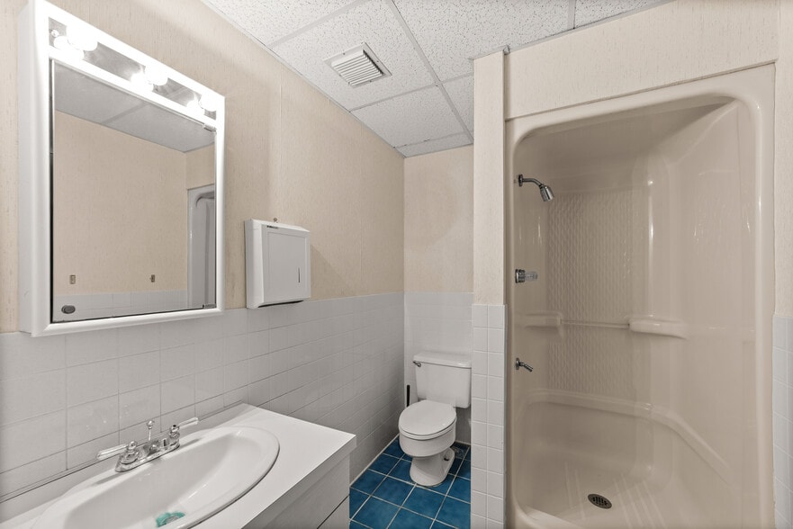 More Photos Of 23330 Commerce Park, Beachwood Office For Sale