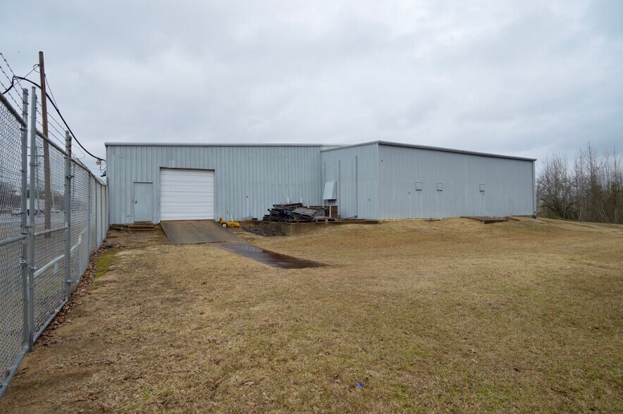 More Photos Of 1300 S Bolton St, Jacksonville Warehouse For Sale