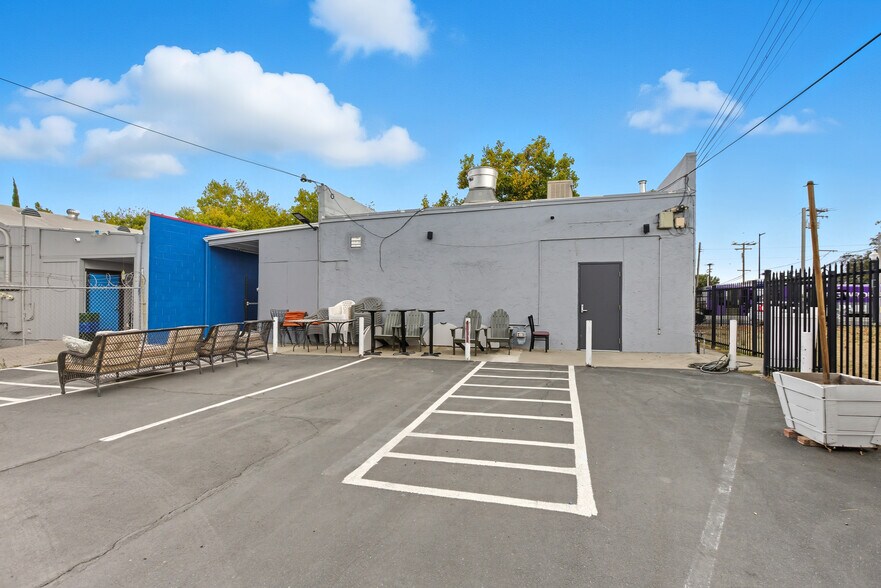 More Photos Of 1011 Del Paso Blvd, Sacramento Restaurant For Sale