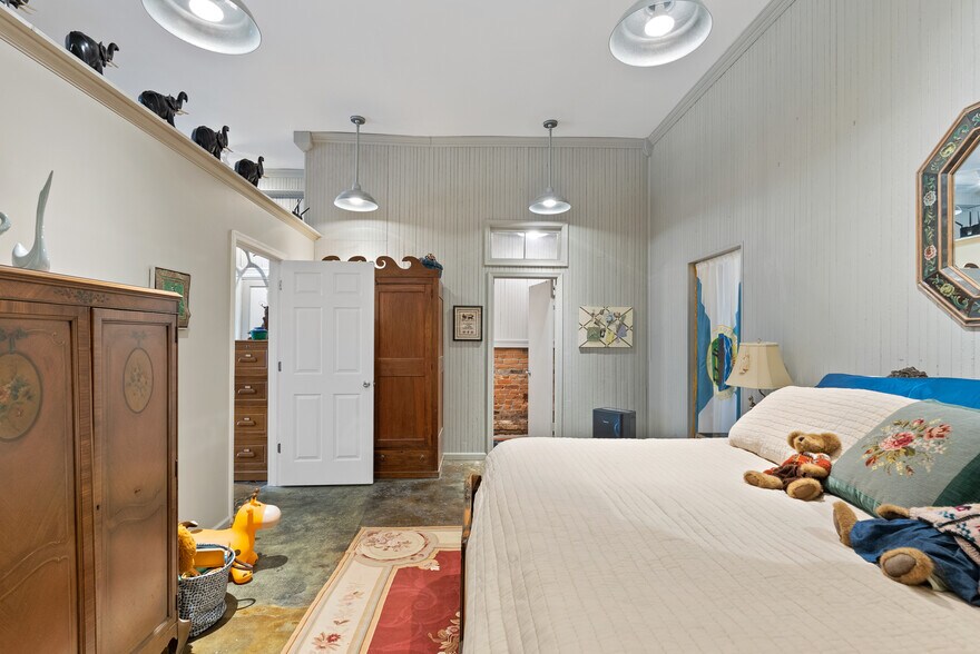 More Photos Of 215 W 3rd St, Farmville General Retail For Sale