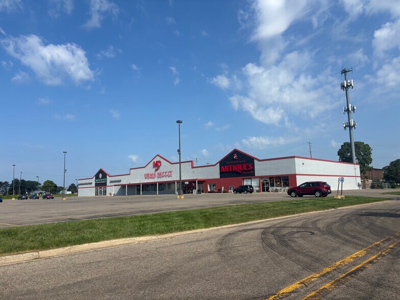 More Photos Of 5002 W Saginaw Hwy, Lansing Storefront For Lease