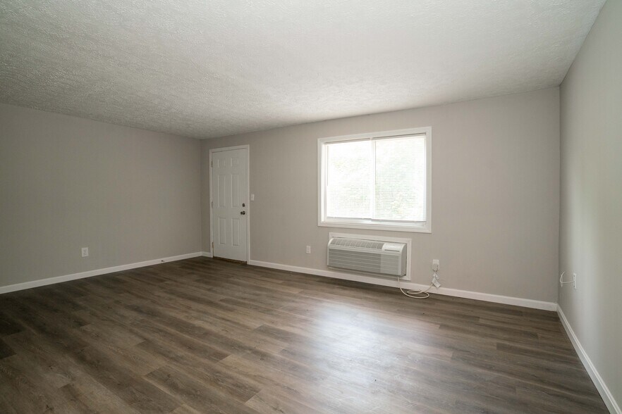 More Photos Of 412 Woodcreek Dr, Radcliff Apartments For Sale