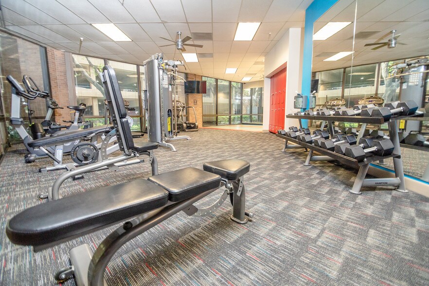 More Photos Of 12201 Merit Dr, Dallas Office For Lease