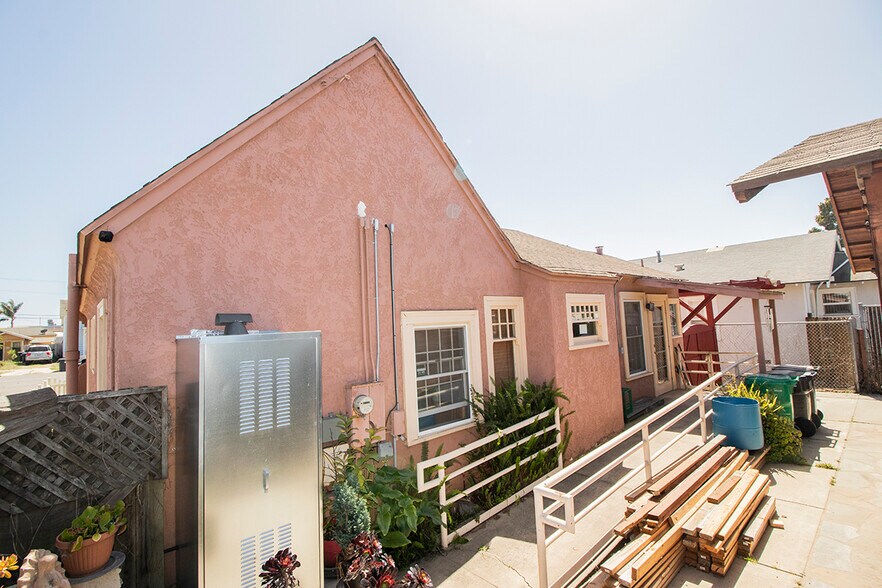 More Photos Of 215 E Fesler St, Santa Maria Storefront For Sale