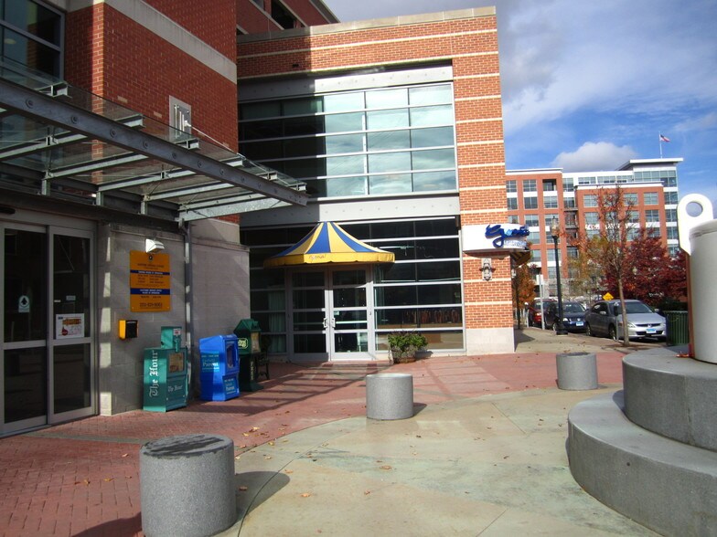 More Photos Of 19-21 N Water St, Norwalk General Retail For Sale