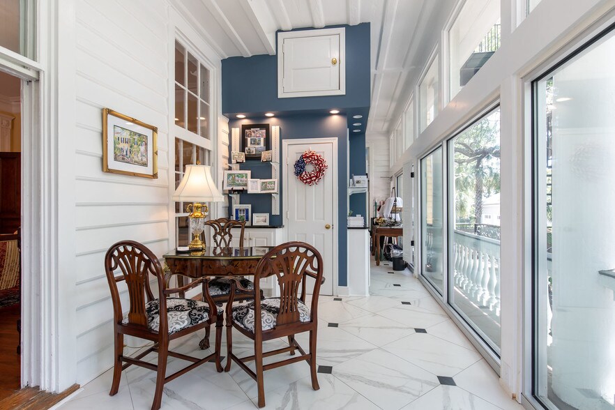 More Photos Of 117 Broad St, Charleston Hotel For Sale