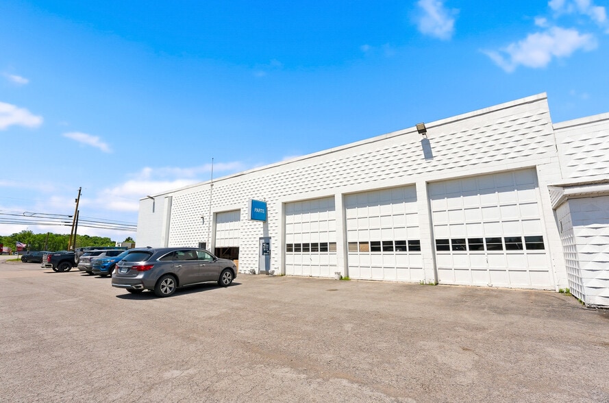 More Photos Of 1229 Country Club Rd, Fairmont Auto Dealership For Sale