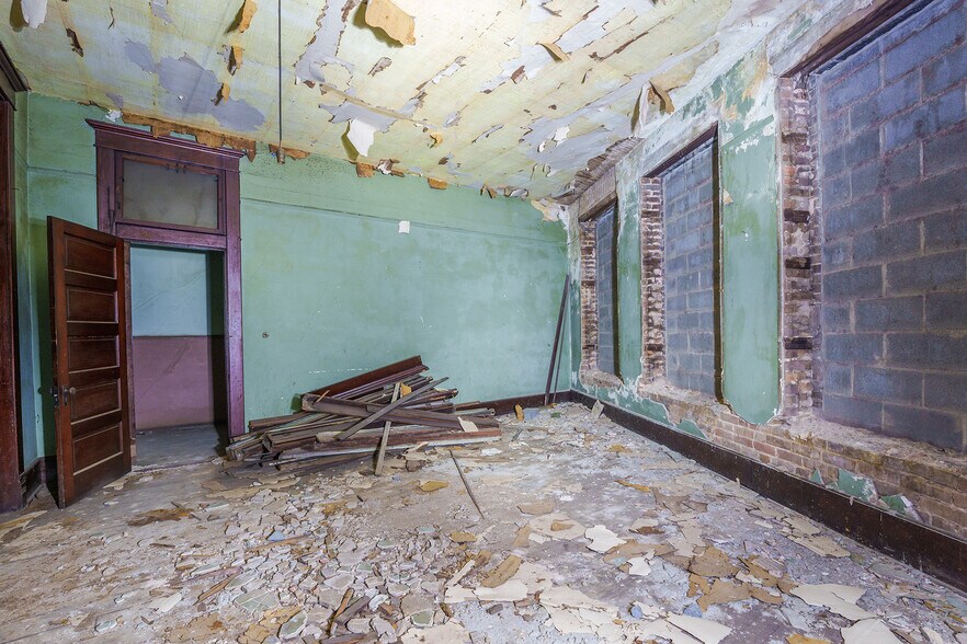 More Photos Of 406 N State Line Ave, Texarkana Storefront Retail Residential For Lease