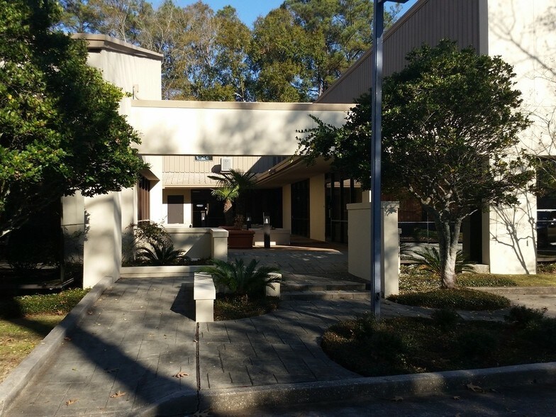 More Photos Of 200 Greenleaves Blvd, Mandeville Office For Lease