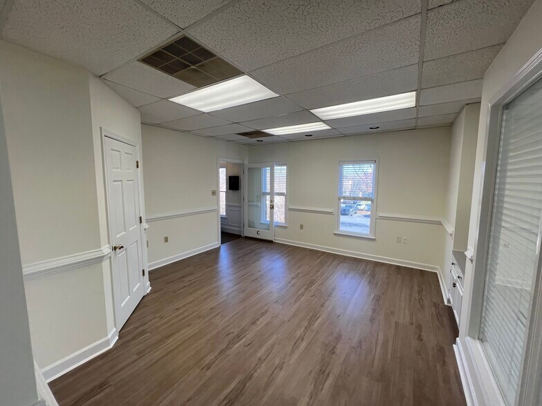 More Photos Of 6813 Fairview Rd, Charlotte Medical For Lease