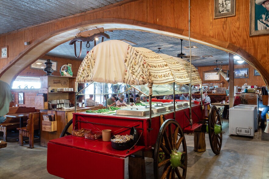 More Photos Of 311 Main St, Bandera Restaurant For Sale