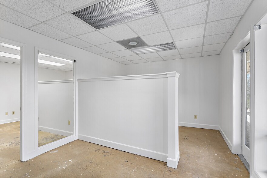 More Photos Of 2000 - 2310 Sawgrass Village Dr, Ponte Vedra Beach Office For Sale