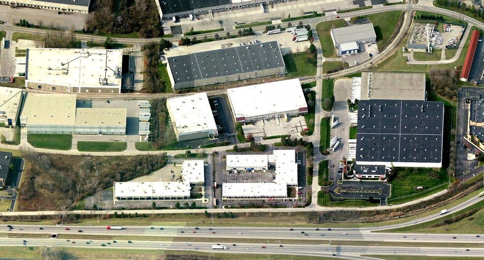 More Photos Of 2170-2200 Dividend Dr, Columbus Light Manufacturing For Lease