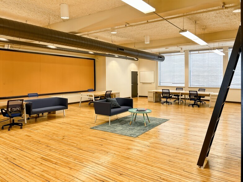 More Photos Of 22 E Washington St, Indianapolis Coworking Space