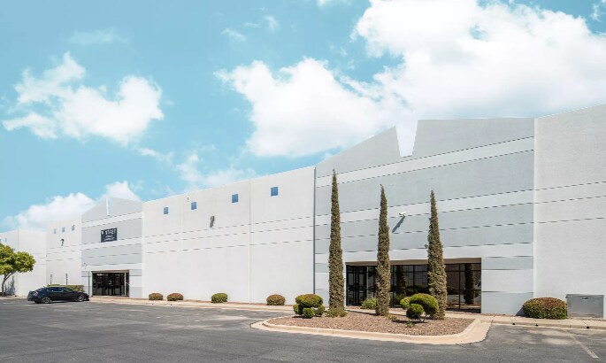 Primary Photo Of 543 B S Americas Ave, El Paso Unknown For Lease