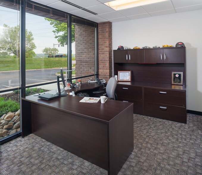More Photos Of 900 E Hill Ave, Knoxville Office For Lease