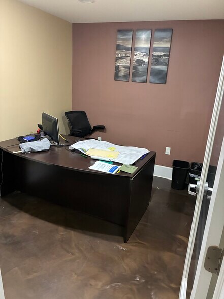 More Photos Of 42 Windsor Hwy, New Windsor Township Storefront Retail Office For Lease