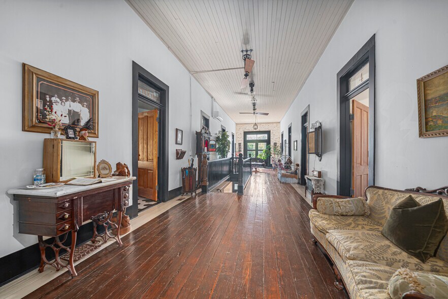 More Photos Of 411 E Front Ave, Chester Hospitality For Sale