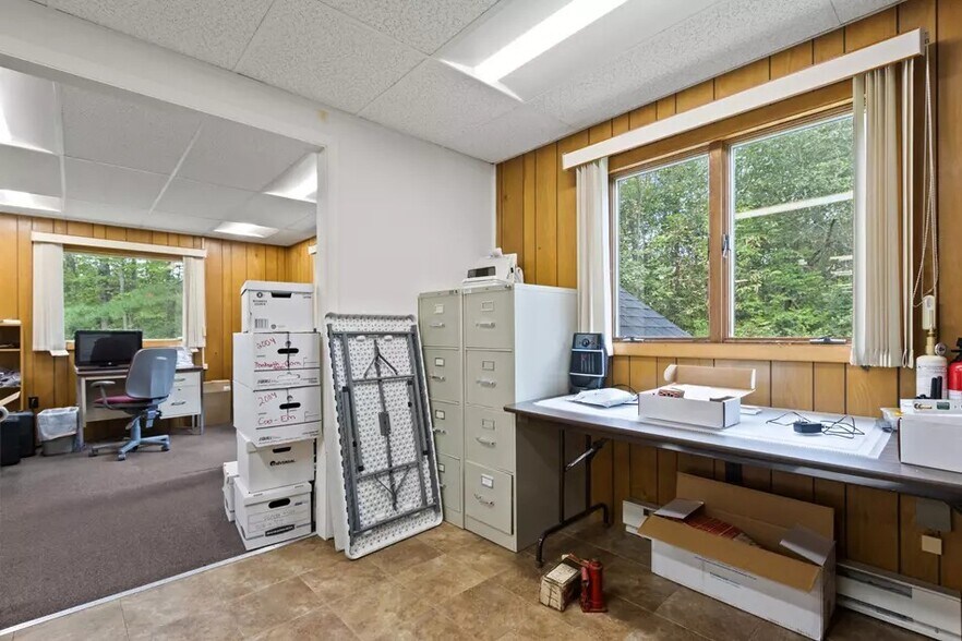 More Photos Of 587 Spring St, Westbrook Office For Sale